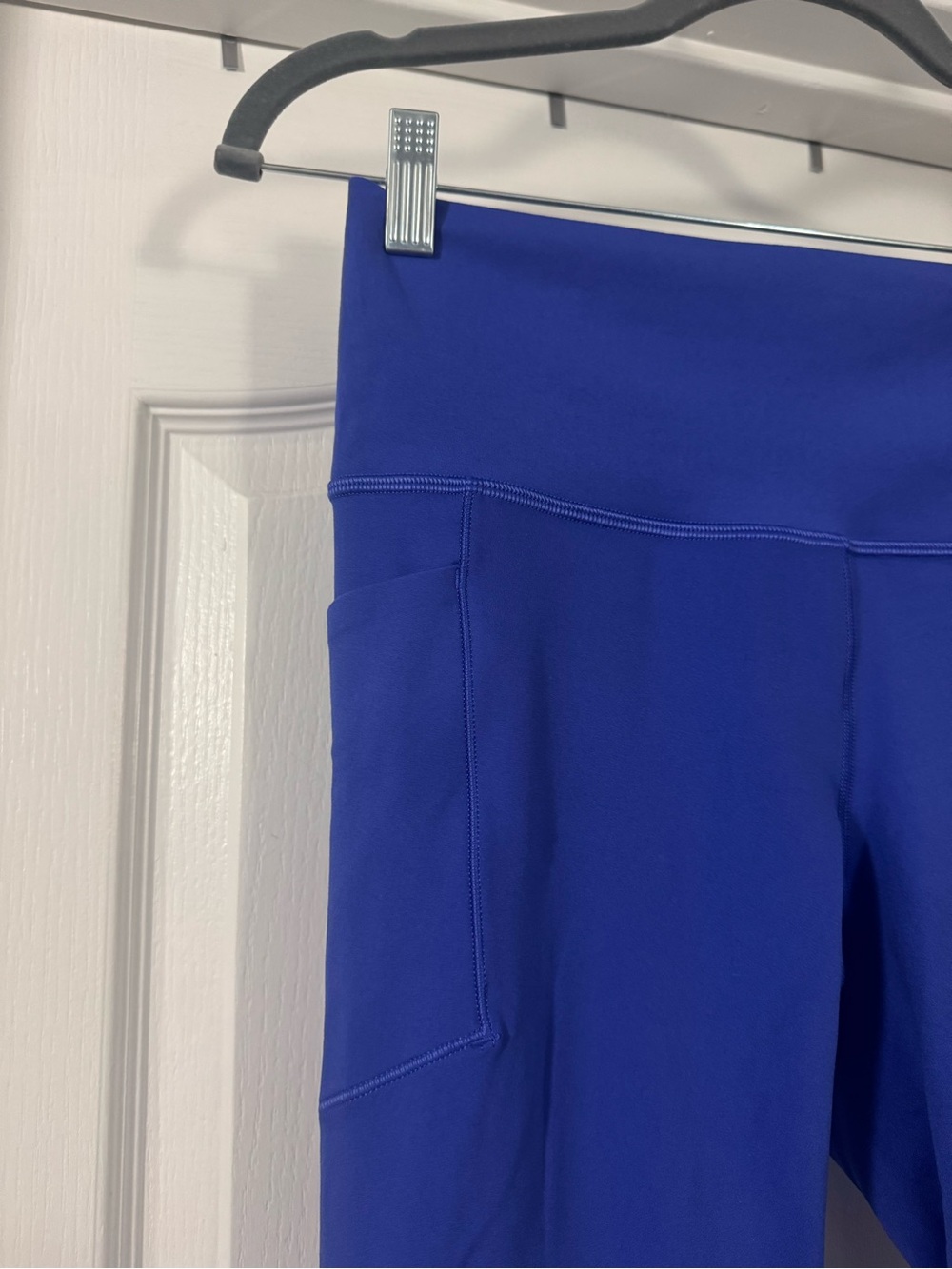 Athleta Vibrant Blue Salutation Stash 7/8 Tights - Picture 2 of 10